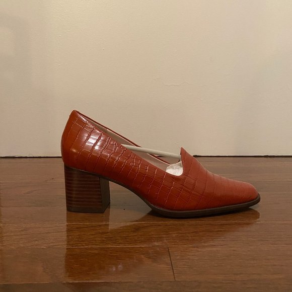 INTENTIONALLY BLANK Peptalk Croc Embossed Leather Pump - Picture 5 of 7